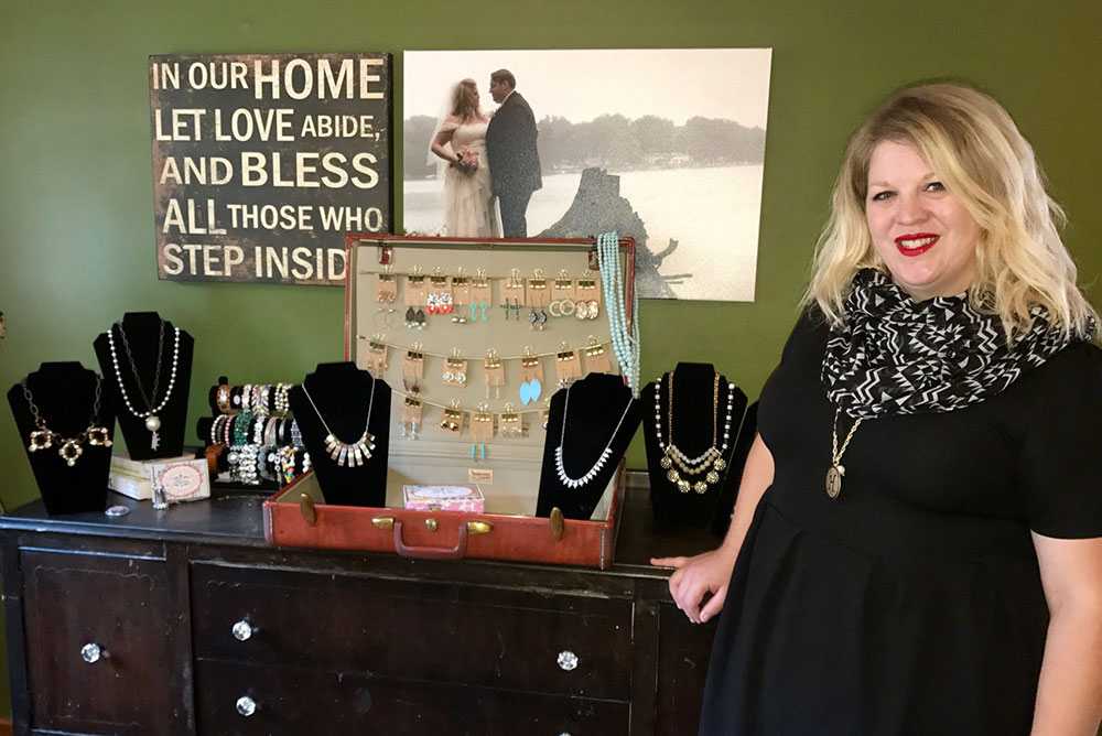 Jewelry alum thriving in small vintage jewelry business